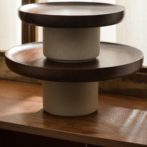 High-quality wood cake display – Living Abroad Creations