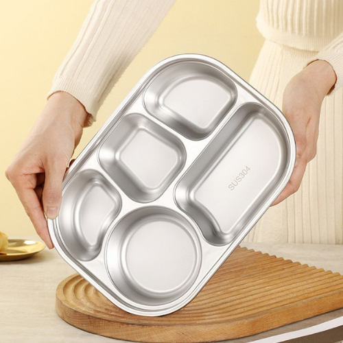 Living Abroad Creations metal bento with secure seal